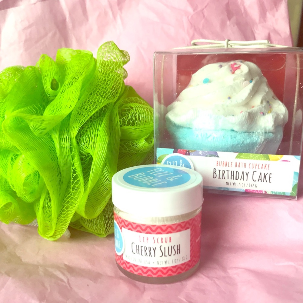 NEW Fizz and Bubble Spa Gift Set